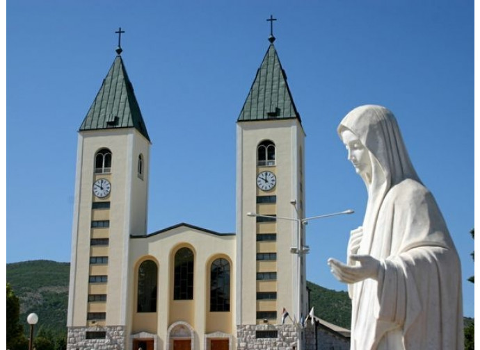 La chiesa di Medjugorje La chiesa di Medjugorje