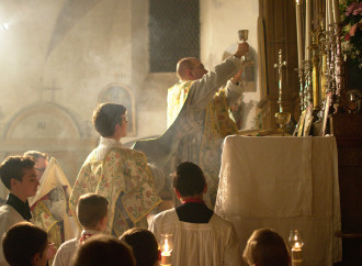 Il Papa: curate le "pecore" tradizionaliste ferite