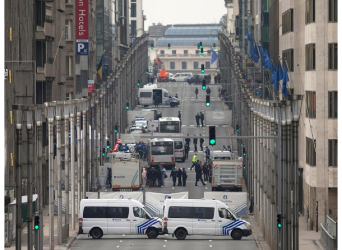 Strade blindate alla stazione di Maalbeek