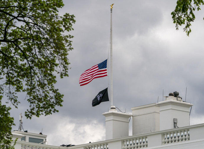 Casa Bianca, bandiera a mezzasta dopo la strage di Indianapolis