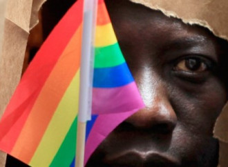 Libro pro migranti LGBT e contro Salvini