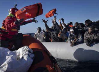 Profughi o migranti? La confusione del cardinale Zuppi