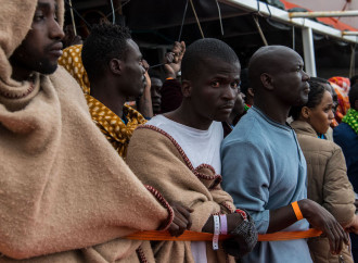 L’Unione Africana annuncia il rimpatrio di 20.000 emigranti detenuti in Libia