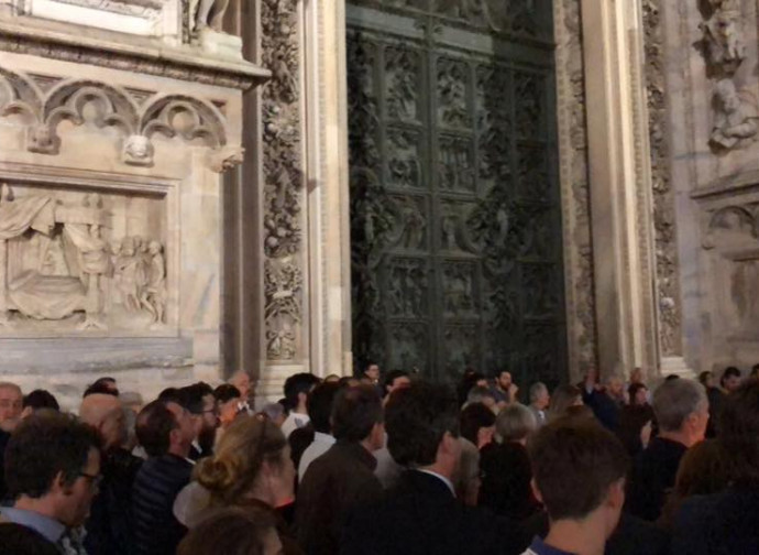 Veglia a Milano, piazza Duomo