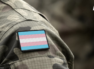 La battaglia dei trans nell'esercito