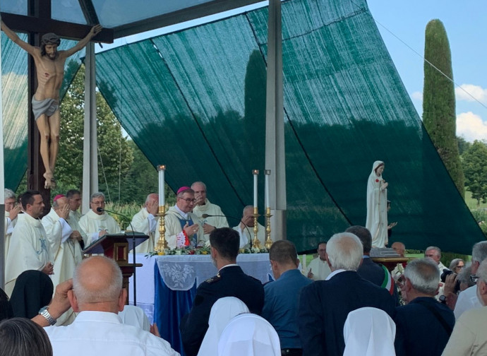 Messa solenne Santuario di Fontanelle, 13 luglio 2024 (foto Stefano Magni) Messa solenne Santuario di Fontanelle, 13 luglio 2024 (foto Stefano Magni)