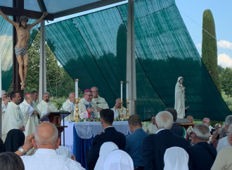 Il vescovo Tremolada: «Rosa Mistica, la bellezza di cui c'è bisogno»