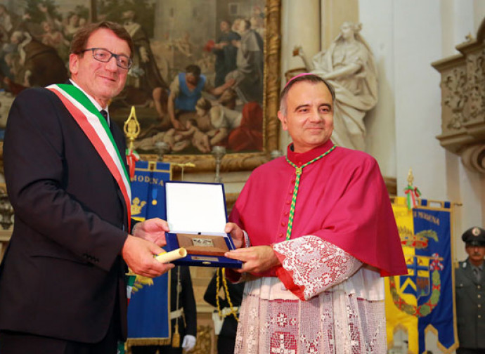 L'arcivescovo di Modena Castellucci con il sindaco Muzzarelli