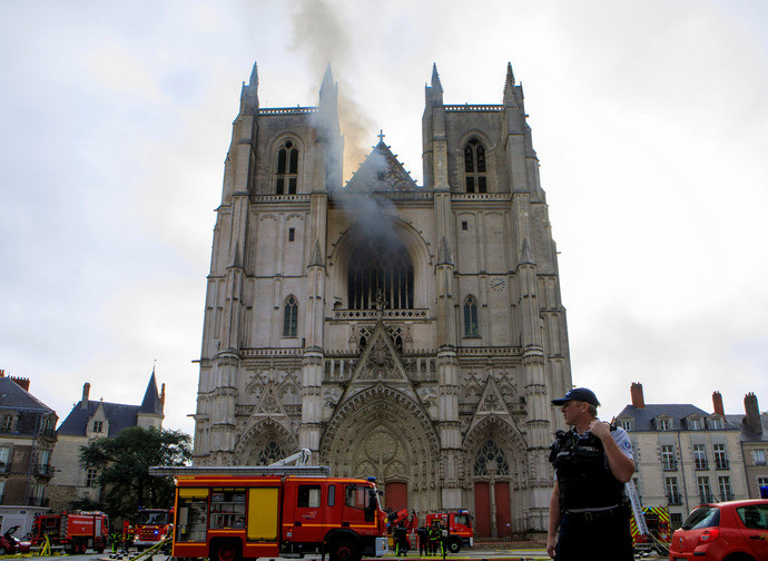 Incendio nella cattedrale di Nantes Incendio nella cattedrale di Nantes