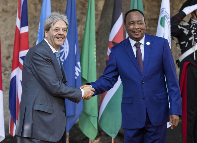 Niger, l'incontro fra Gentiloni e Mahamadou Issoufu, presidente del Niger Niger, l'incontro fra Gentiloni e Mahamadou Issoufu, presidente del Niger