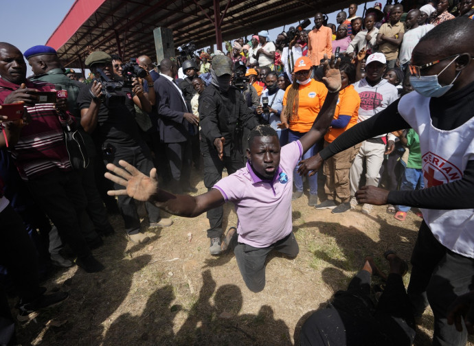 Nigeria, sfollati dai villaggi colpiti (La Presse) Nigeria, sfollati dai villaggi colpiti (La Presse)