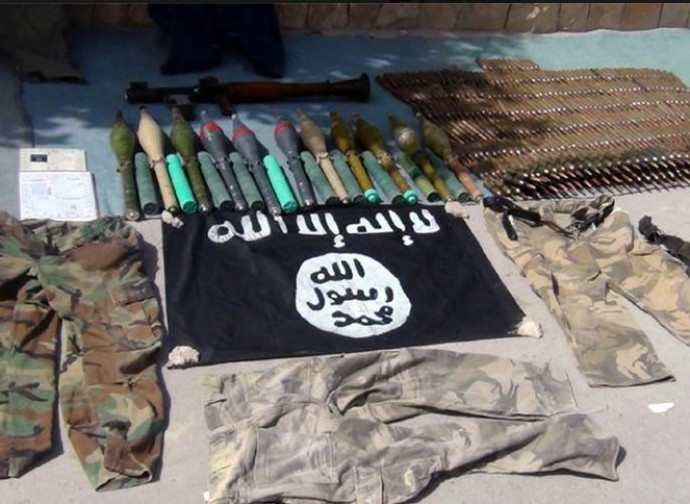 Materiale catturato ai jihadisti nel Sinai Materiale catturato ai jihadisti nel Sinai