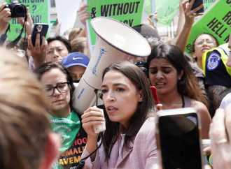 Ocasio Cortez invita a violare la legge per abortire