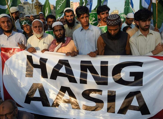 Gli islamisti vogliono Asia Bibi morta