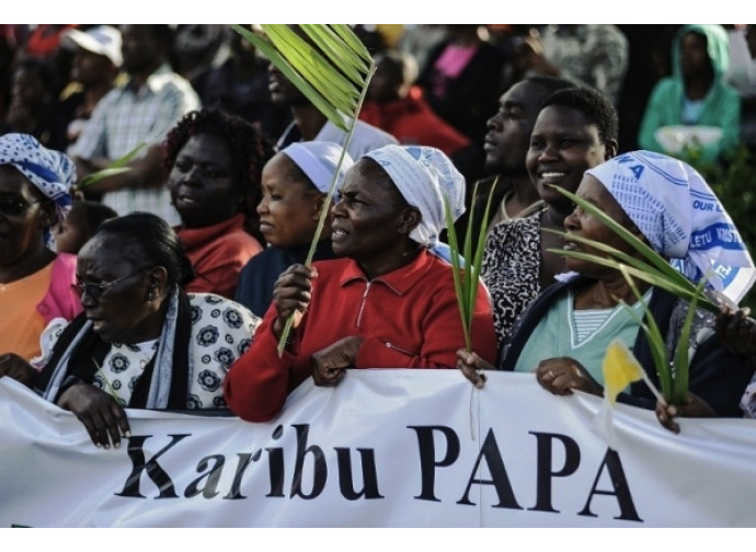 Il benvenuto a papa Francesco a Nairobi