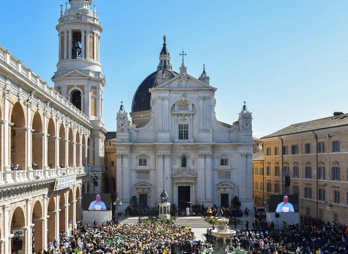 Un'immagine  della visita del Papa a Loreto