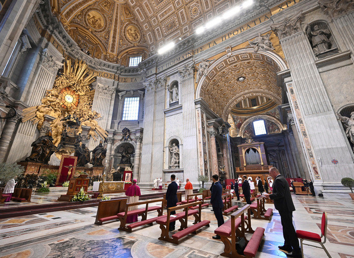 La celebrazione pasquale nella Basilica di San Pietro