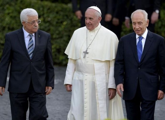 Papa Francesco in Vaticano con i presidenti di Israele e Palestina