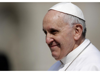 Il Papa che «non può più uscire» e confessare