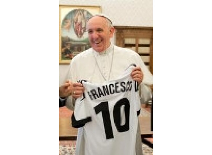 Papa Francesco e la sua maglia Papa Francesco e la sua maglia