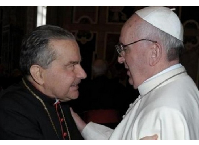 Il cardinale Caffarra con papa Francesco Il cardinale Caffarra con papa Francesco