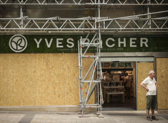 Parigi, la rivolta dopo la vittoria. Il piacere di distruggere