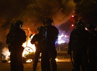 La Francia lo dimostra: la violenza è nella natura della sinistra
