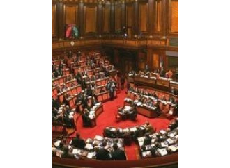 Tra i costi della politica 
anche la corruzione