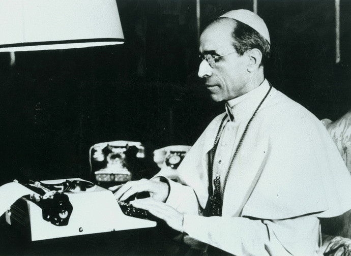 Pio XII al lavoro