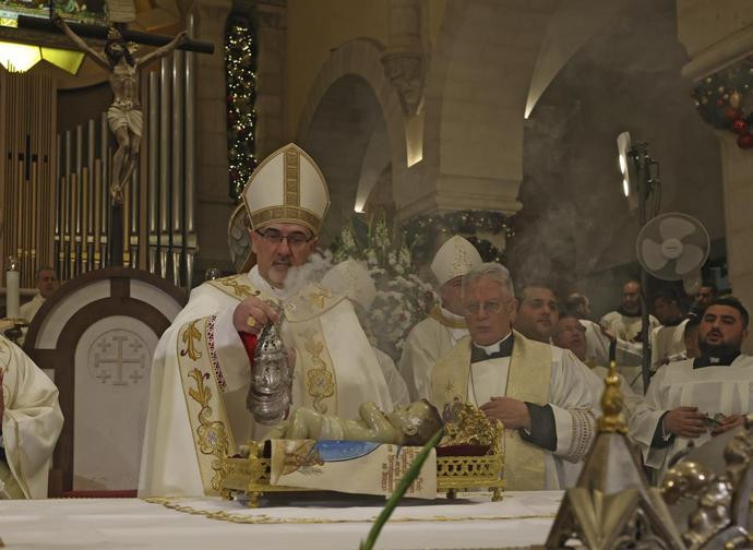 Monsignor Pizzaballa nella Messa di mezzanotte a Betlemme Monsignor Pizzaballa nella Messa di mezzanotte a Betlemme