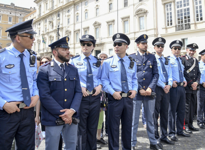 Polizie cinese e italiana in pattuglia a Roma Polizie cinese e italiana in pattuglia a Roma