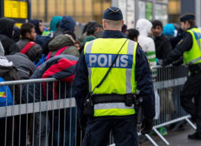 Polizia svedese e immigrati