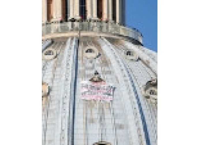 L'imprenditore sulla cupola di San Pietro L'imprenditore sulla cupola di San Pietro