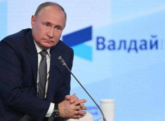 Da Putin un monito: non ripetete gli errori della rivoluzione d'ottobre