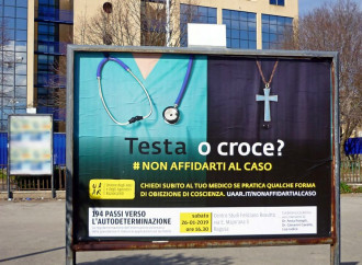 Eliminare i medici obiettori per espellere i cattolici