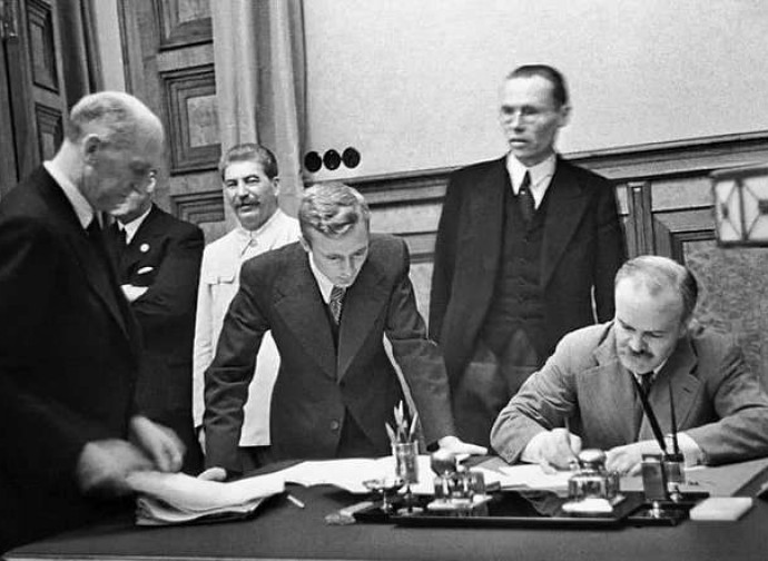 Patto nazi-sovietico (23 agosto 1939) Patto nazi-sovietico (23 agosto 1939)