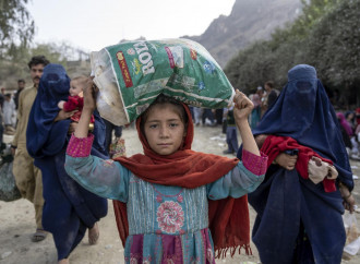 Il Pakistan rimanda gli afgani a casa loro. Molti rischiano la vita
