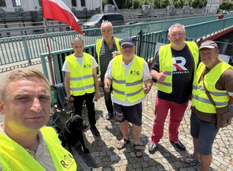 Polonia, la battaglia dei confini. I tedeschi “scaricano” i migranti