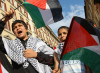 La kefiah palestinese, boom di vendite nel mondo dopo il 7 ottobre