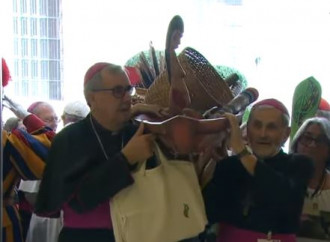 Il fumo di Satana era già entrato. Ora va in processione