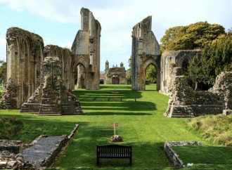 Glastonbury, dove si formano le sacerdotesse della Pachamama