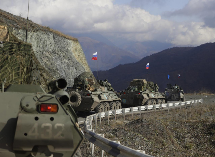 Convoglio russo sulla strada di Lachin