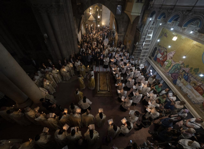 Messa di Pasqua nel Santo Sepolcro (La Presse) Messa di Pasqua nel Santo Sepolcro (La Presse)