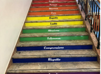 13enne rifiuta l'ideologia Lgbt, il preside lo punisce: «Omofobo»
