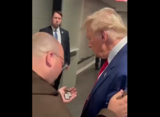 Uno scapolare per Trump