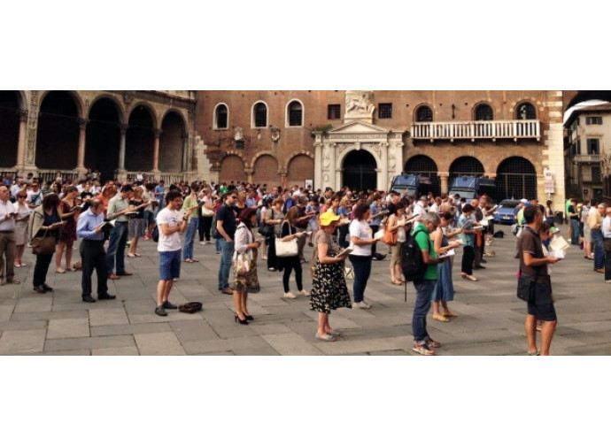 Una manifestazione delle Sentinelle in Piedi Una manifestazione delle Sentinelle in Piedi