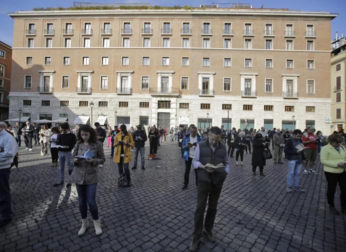 Sentinelle in piedi