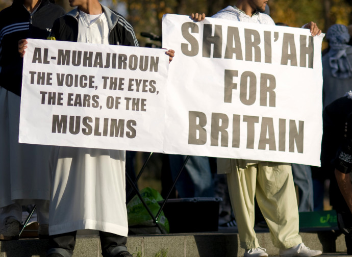 Manifestazione per l'imposizione della sharia nel Regno Unito Manifestazione per l'imposizione della sharia nel Regno Unito