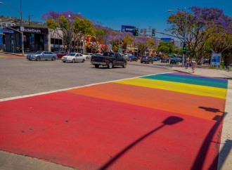 Via le strisce arcobaleno