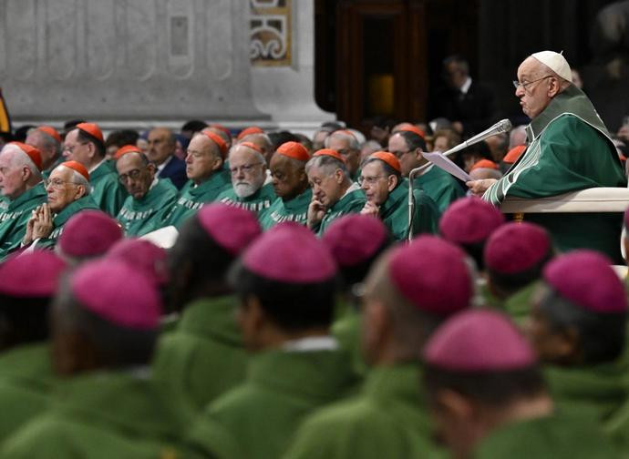 Il Papa alla messa finale del Sinodo Il Papa alla messa finale del Sinodo